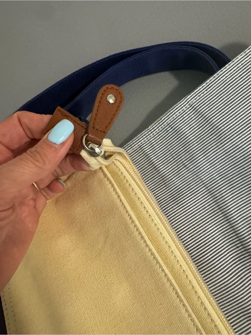 Miche canvas messenger